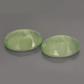 Prehnite naturale verde da  ct, taglio ovale, trasparente
