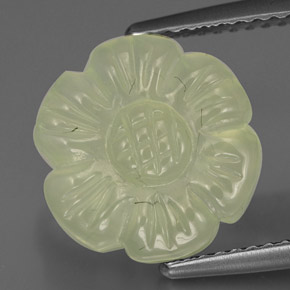 Prehnite naturale verde da 4,85 ct, forma fantasia, traslucido