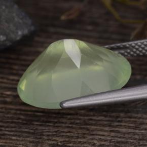 Prehnite naturale verde da 8,85 ct, taglio ovale, traslucido