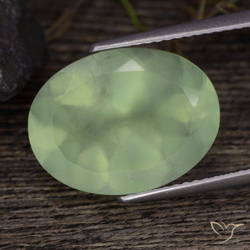 Prehnite Pale Lime Green  naturale da 8.88 ct, Taglio ovale, Traslucido
