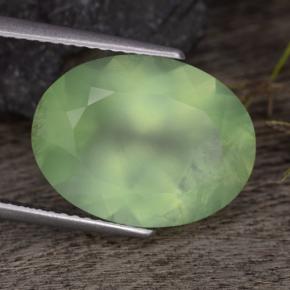 Prehnite naturale verde da 8,65 ct, taglio ovale, traslucido