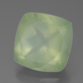 Prehnite naturale verde da 7,55 ct, taglio a cuscino, traslucido