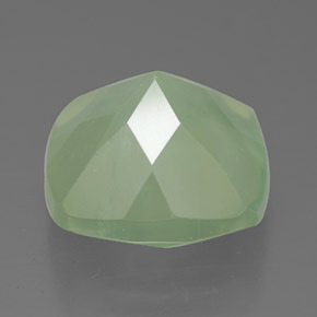 Prehnite naturale verde da 7,55 ct, taglio a cuscino, traslucido