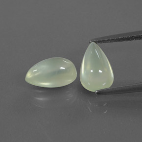Prehnite naturale verde da  ct, taglio a pera, trasparente