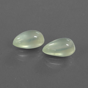 Prehnite naturale verde da  ct, taglio a pera, trasparente