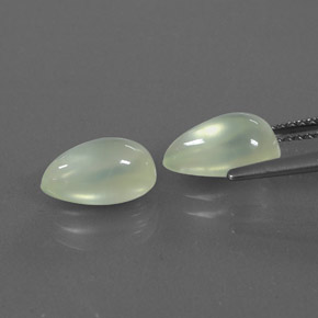 Prehnite naturale verde da  ct, taglio a pera, trasparente