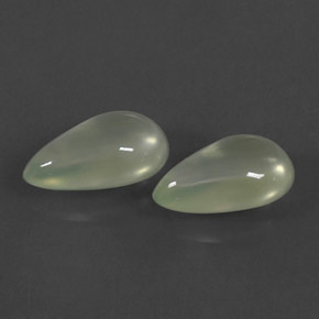 Prehnite naturale verde da  ct, taglio a pera, trasparente