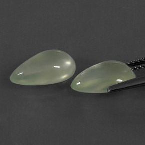 Prehnite naturale verde da  ct, taglio a pera, trasparente