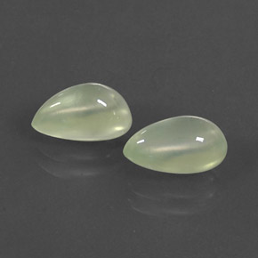 Prehnite naturale verde da  ct, taglio a pera, trasparente
