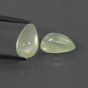 Prehnite naturale verde da  ct, taglio a pera, trasparente