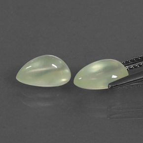 Prehnite naturale verde da  ct, taglio a pera, trasparente