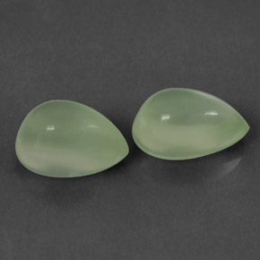 Prehnite naturale verde da  ct, taglio a pera, trasparente