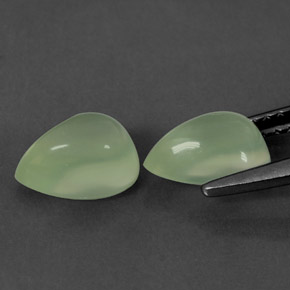 Prehnite naturale verde da  ct, taglio a pera, trasparente