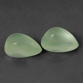 Prehnite naturale verde da  ct, taglio a pera, trasparente