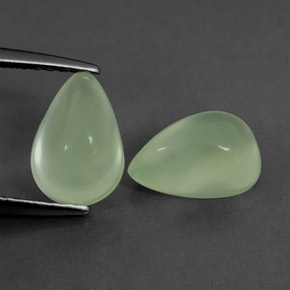 Prehnite naturale verde da  ct, taglio a pera, trasparente