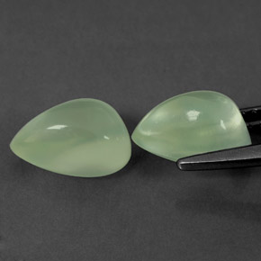 Prehnite naturale verde da  ct, taglio a pera, trasparente