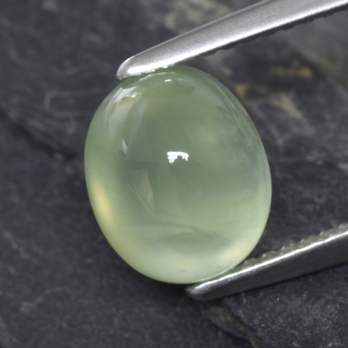 Prehnite naturale verde da 2,90 ct, taglio ovale, trasparente