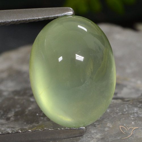 Prehnite naturale verde da 3,26 ct, taglio ovale, traslucido