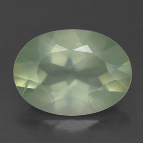 Prehnite naturale verde da 4,76 ct, taglio ovale, traslucido