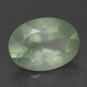 Prehnite naturale verde da 4,76 ct, taglio ovale, traslucido