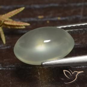 Prehnite Olive Green  naturale da 3.18 ct, Ovale, Trasparente