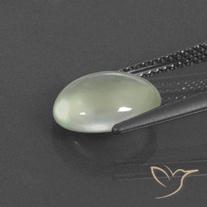 Prehnite Pale Green  naturale da 2.68 ct, Ovale, Trasparente