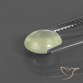 Prehnite Olive Green  naturale da 1.84 ct, Ovale, Trasparente