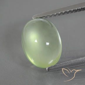 2.68ct Naturale Verde lime Prehnite, Ovale, Trasparente