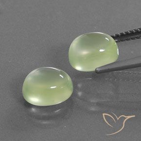 Gemme di Prehnite Verde Pera Pallido naturale da 4.64 ct, Ovale, Trasparente/Traslucido
