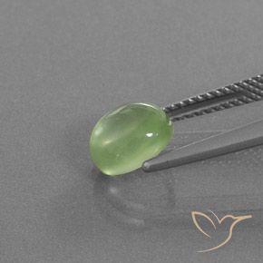 Prehnite Verde medio naturale da 1.96 ct, Ovale, Trasparente/Traslucido