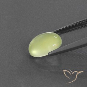 Prehnite Giallo Limone Chiaro naturale da 1.75 ct, Ovale, Trasparente/Traslucido