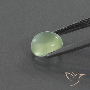 Prehnite Verde lime chiaro naturale da 1.76 ct, Ovale, Trasparente