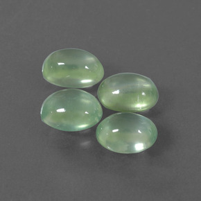 Prehnite naturale verde da  ct, taglio ovale, trasparente