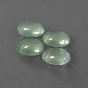 Prehnite naturale verde da  ct, taglio ovale, trasparente
