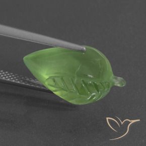 Prehnite naturale verde da 9,18 ct, forma fantasia, traslucido