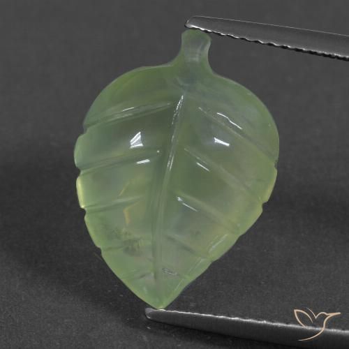 Prehnite naturale verde da 6,83 ct, forma fantasia, traslucido