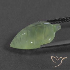 Prehnite naturale verde da 6,83 ct, forma fantasia, traslucido