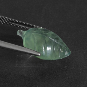 Prehnite naturale verde da 4,48 ct, forma fantasia, traslucido