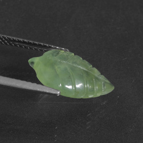 Prehnite naturale verde da 4,34 ct, forma fantasia, traslucido