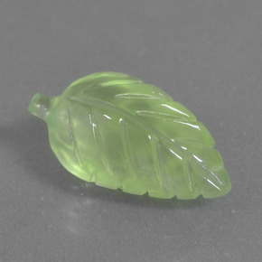 Prehnite naturale verde da 6,66 ct, forma fantasia, trasparente
