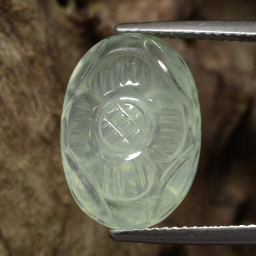 Prehnite verde molto chiaro naturale da 11,67 ct, taglio fiore, traslucido