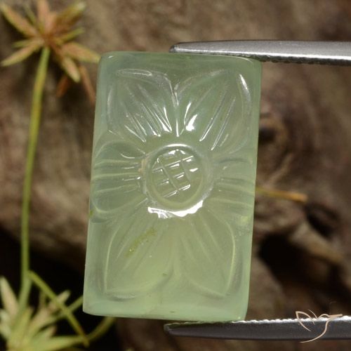 21.18ct Naturale Verde chiaro Prehnite, Taglio a fiore, Traslucido
