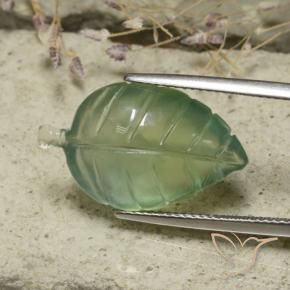 Prehnite Verde terroso pallido naturale da 13.70 ct, Taglio a fiore, Traslucido