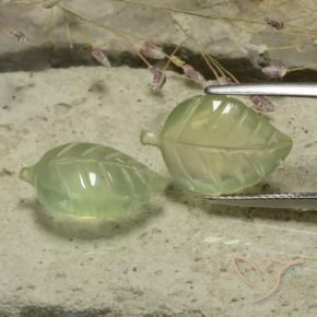 Gemme di Prehnite Verde Pera Pallido naturale da 13.18 ct, Taglio a fiore, Traslucido