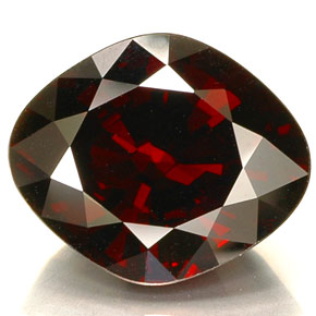 Granato piropo naturale rosso da 21,57 ct, forma fantasia, VVS