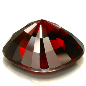 Granato piropo naturale rosso da 21,57 ct, forma fantasia, VVS