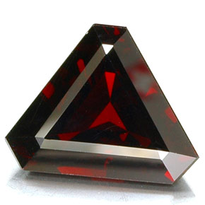 Granato piropo naturale rosso da 8,94 ct, forma fantasia, VVS