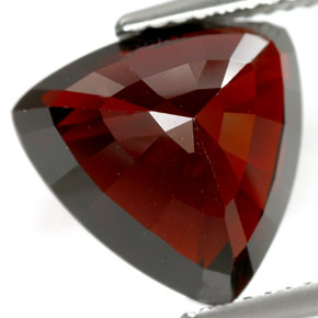 Granato piropo naturale rosso da 8,18 ct, trillion, IF