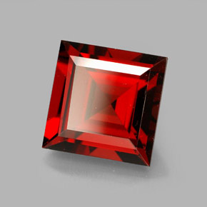 Granato piropo naturale rosso da 4,21 ct, quadrato, VVS