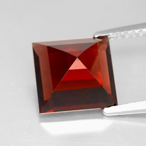 Granato piropo naturale rosso da 4,31 ct, quadrato, VVS